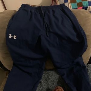 Like new Under Armor athletic pants